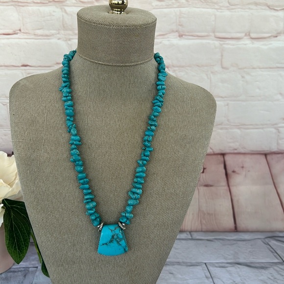 Faux turquoise stone vintage necklace barrel clasp closure 18” - Picture 3 of 10